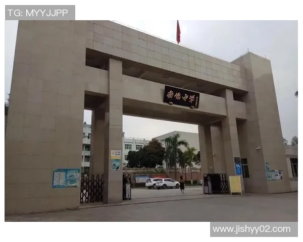 重庆网球队防守革新之路:从传统到现代的转型与挑战 重庆网球队防守革新之路:从传统到现代的转型与挑战